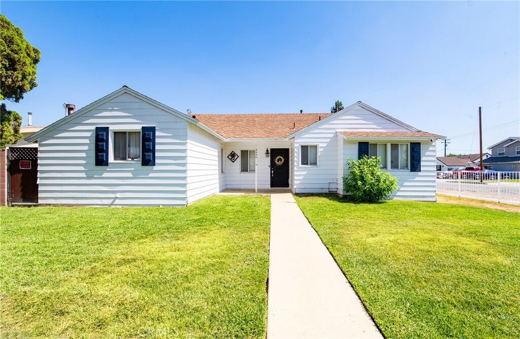 Property Photo:  9534 Painter Ave  CA 90605 