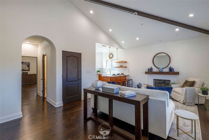 Property Photo:  202 N Irena Avenue B  CA 90277 