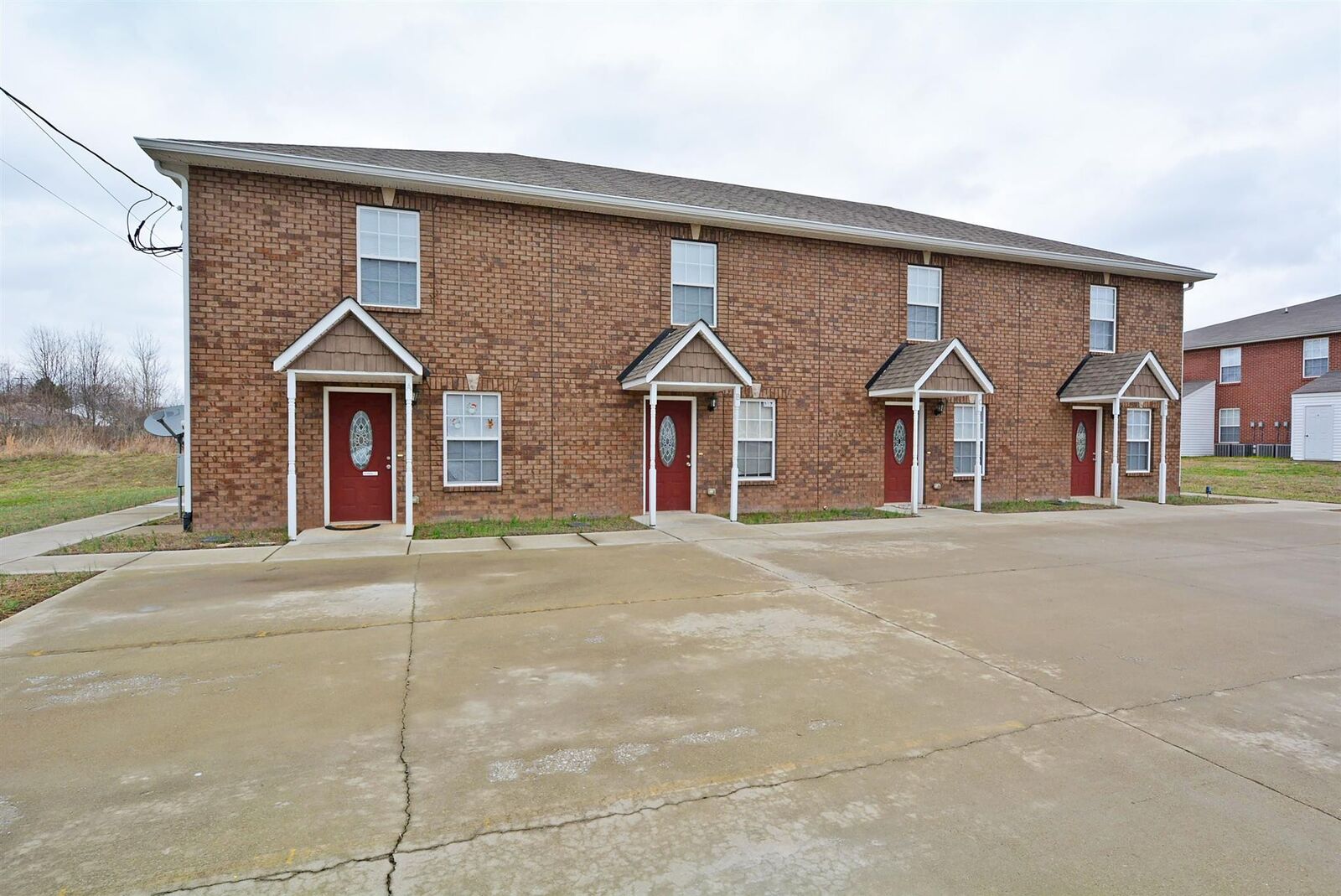 Property Photo:  317 Lansinger Ln Apt B  TN 37042 