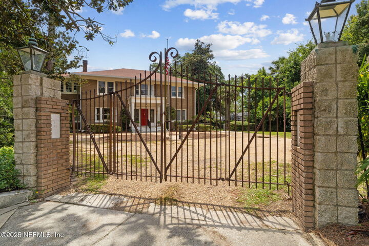 3030 St Johns Avenue  Jacksonville FL 32205 photo