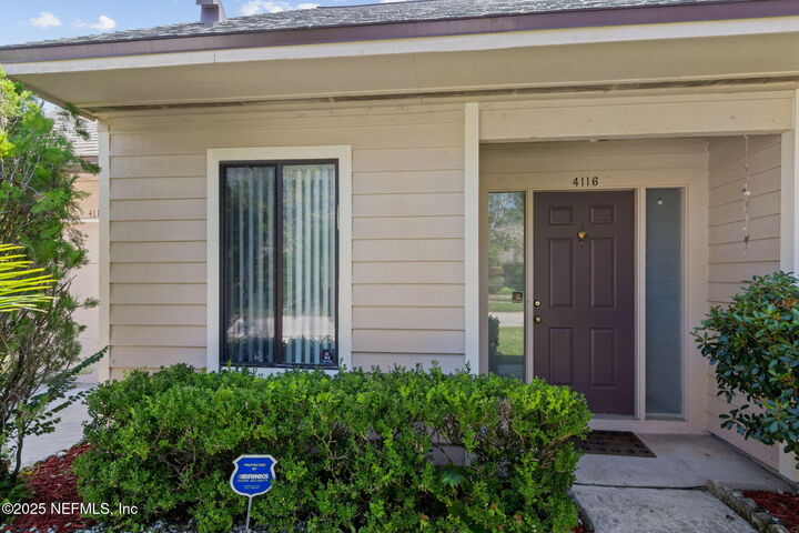 Property Photo: 4116 Rollingwood Court FL 32257