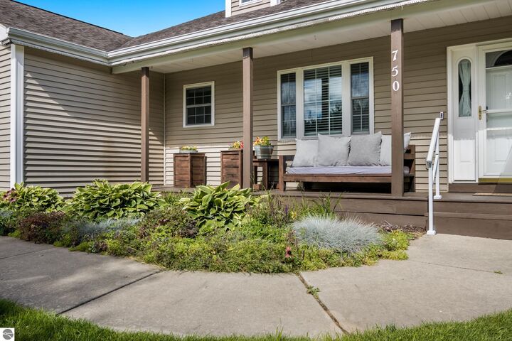 Property Photo:  750 Jayrogers Court  MI 49696 