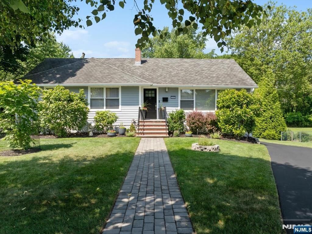 Property Photo:  256 Stevens Court  NJ 07646 
