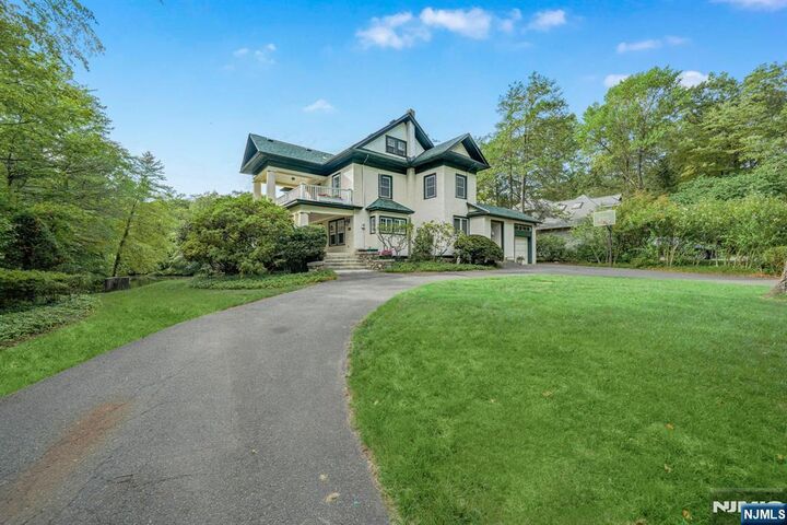 Property Photo:  12 Overlook Road  NJ 07046 