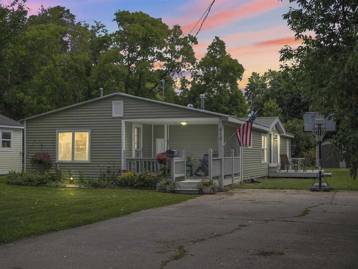 418 N Park  Boyne City MI 49712 photo