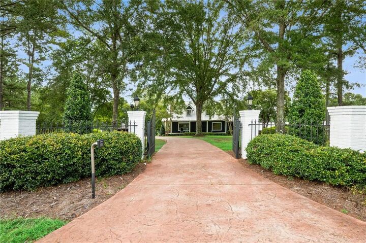 Property Photo: 21176 Sylvest Road LA 70438