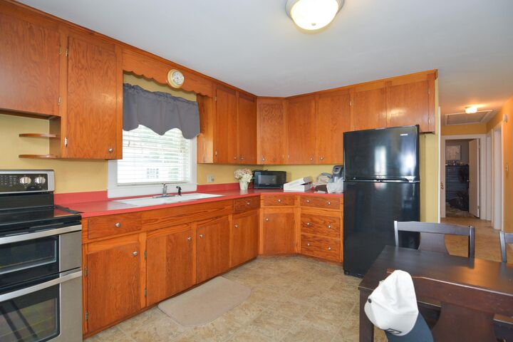 Property Photo:  527 Clay Street  NH 03103 