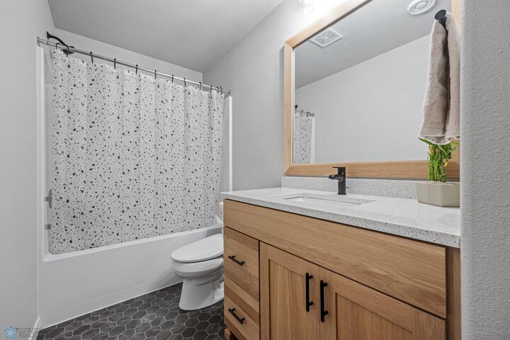 6542 27th Street S  Fargo ND 58104 photo
