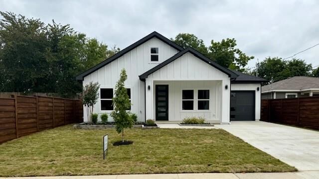 Property Photo: 1638 Garden Drive TX 75215