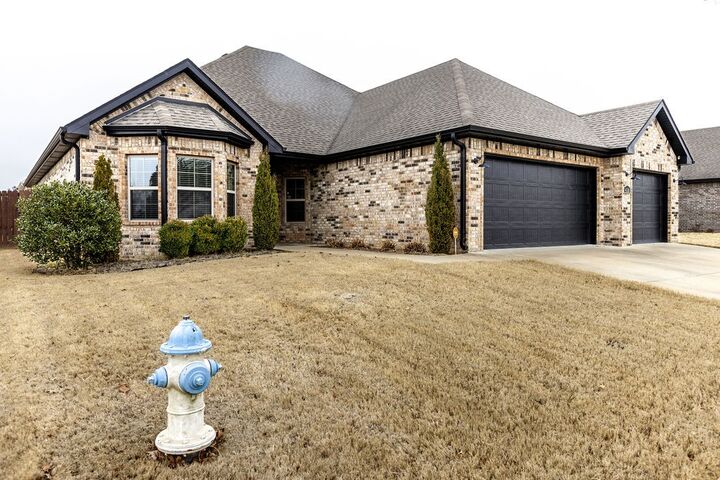 Property Photo: 438 N Reeds Bridge Drive AR 72704