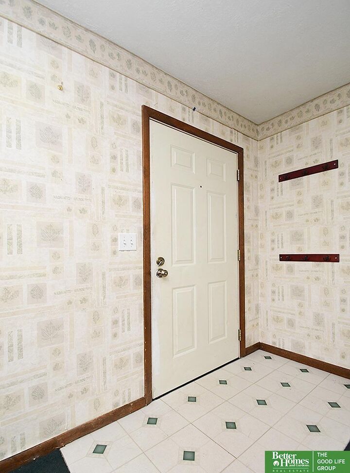 Property Photo: 6123 Seward Street NE 68104