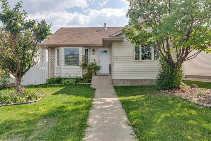 67 Duston Street  Red Deer AB T4R 2L6 photo