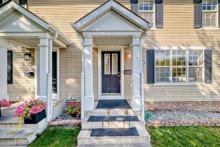 Property Photo: 42 Ypres Green SW AB T2T 6M1