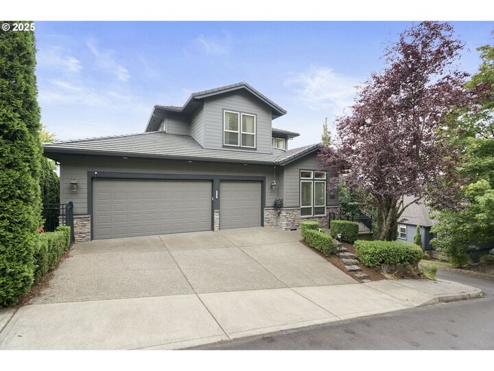 Property Photo: 9941 NW Upton Ct OR 97229