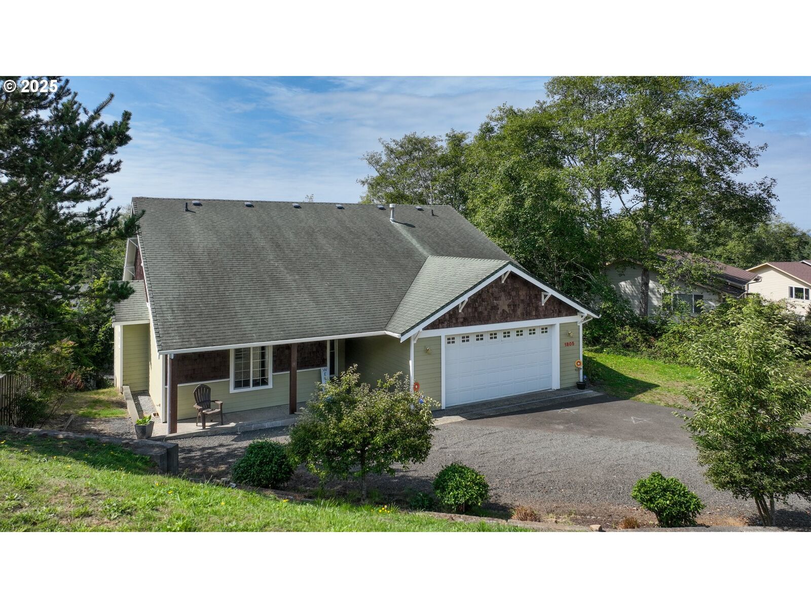 Property Photo:  1805 Broadway St  OR 97138 