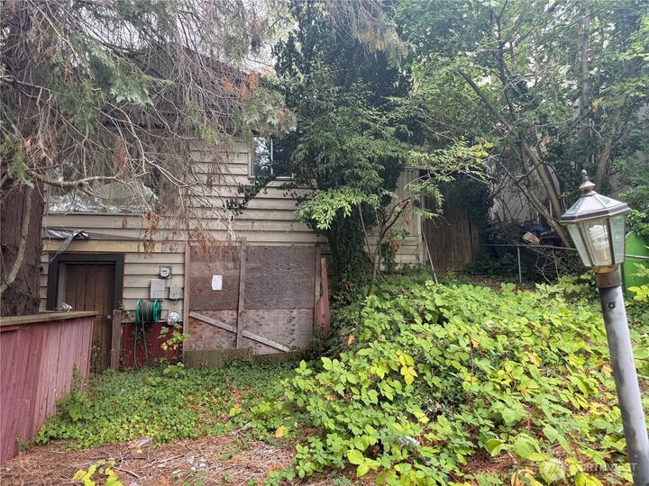 2604 NE 82nd Street  Seattle WA 98115 photo