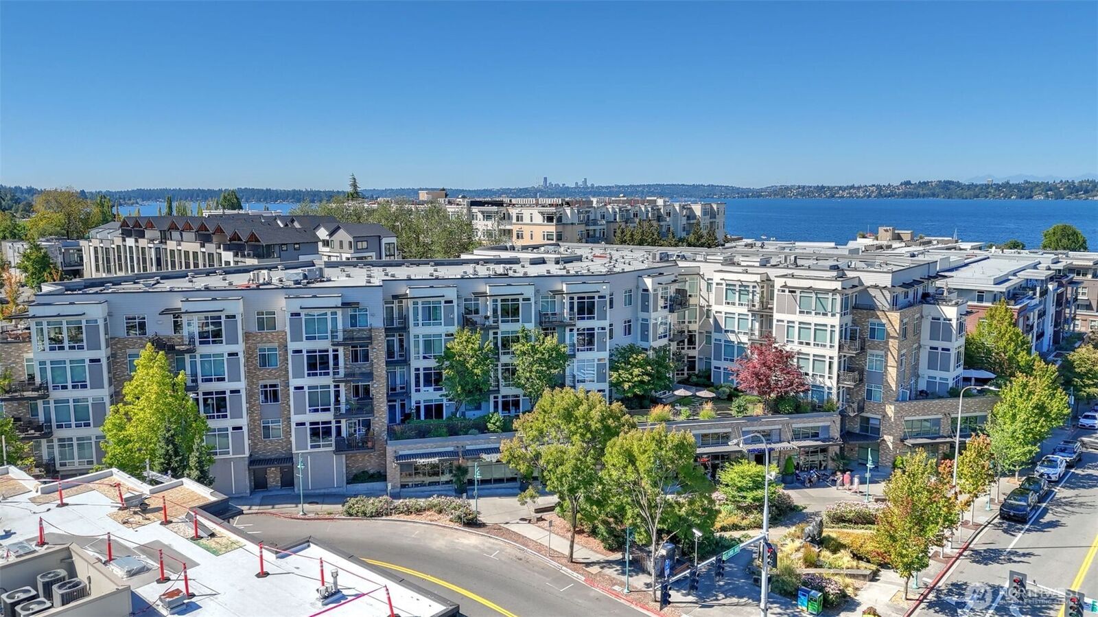 Property Photo: 211 Kirkland Avenue 406 WA 98033