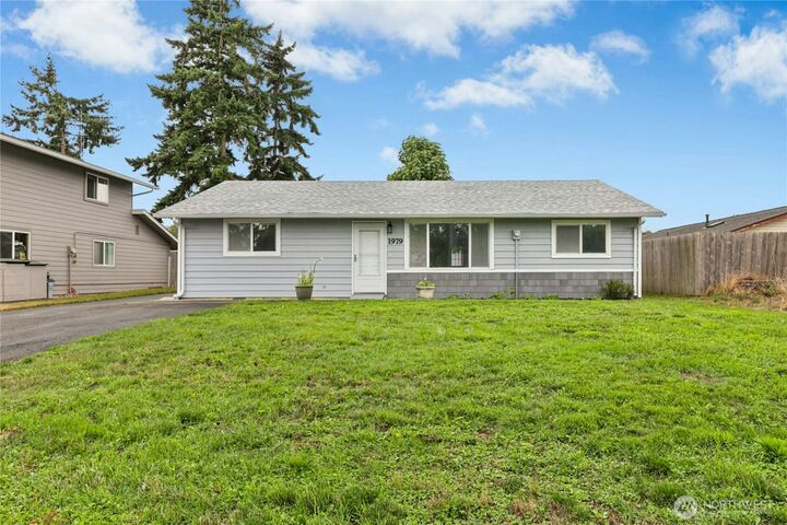 1979  Meridian Street  Oak Harbor WA 98277 photo