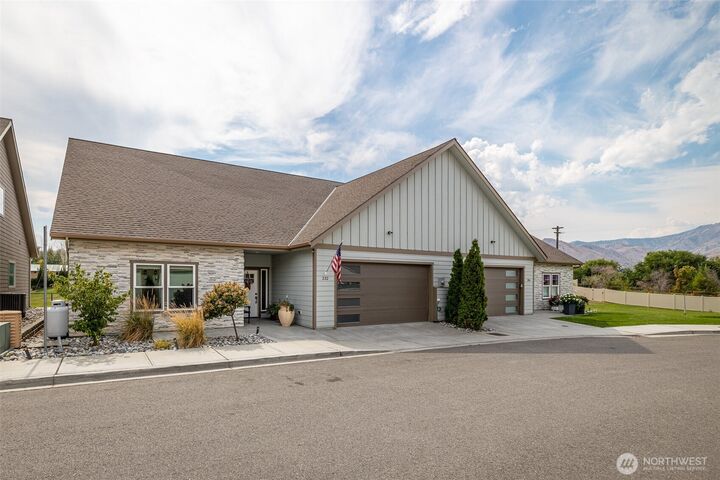 232  Solomon Loop NW  East Wenatchee WA 98802 photo