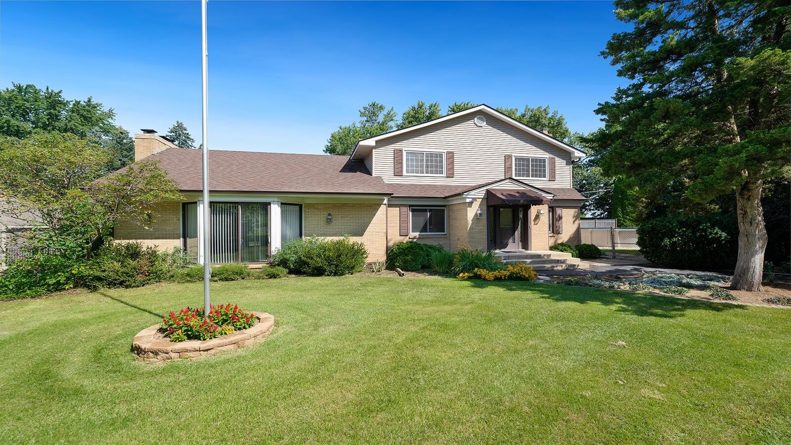 Property Photo: 6548 Charles Street IL 61108