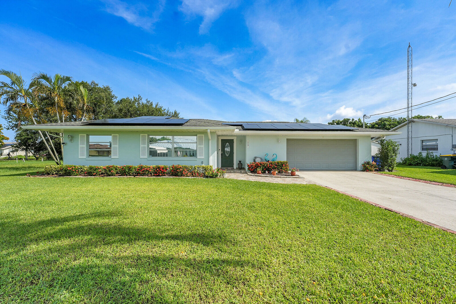 Property Photo: 117 Temptation Court FL 33852