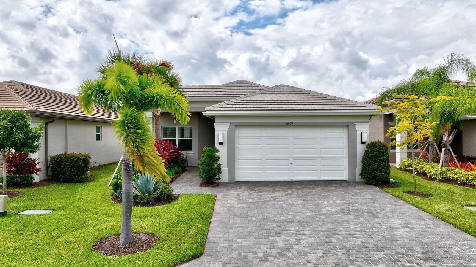 Property Photo: 11674 SW Moon River Way FL 34987