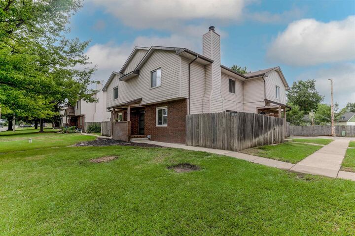 Photo de la propriété:  9017 W Westlawn St #2  KS 67212 