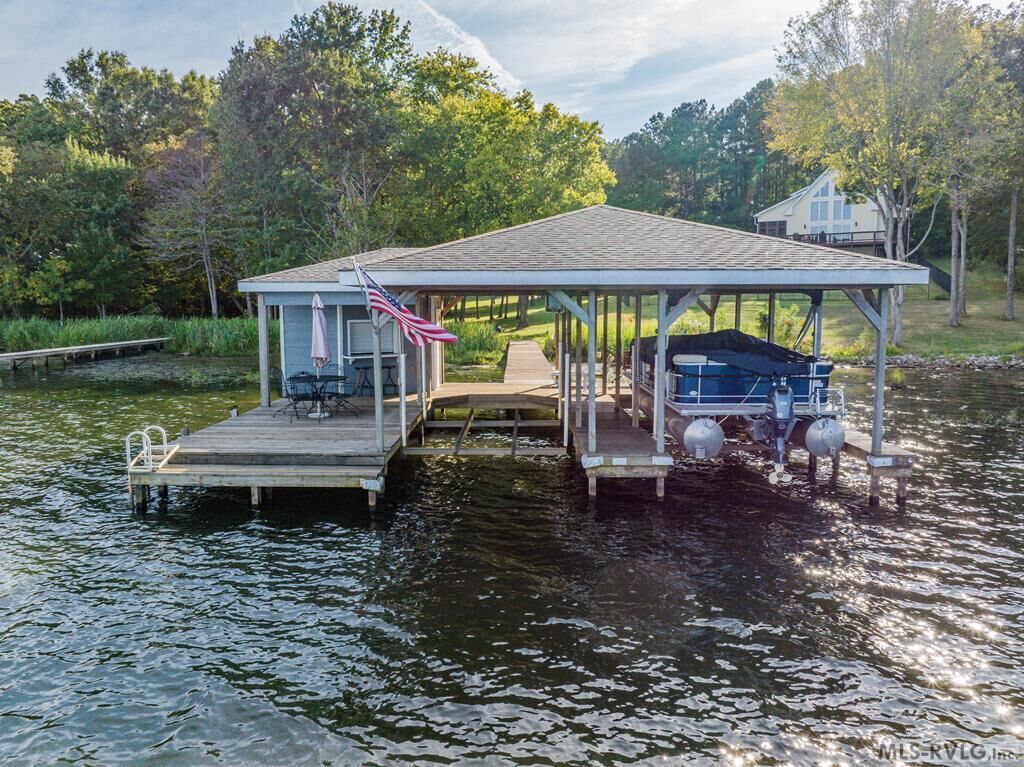 Property Photo:  328 White Oak Court  VA 23917 