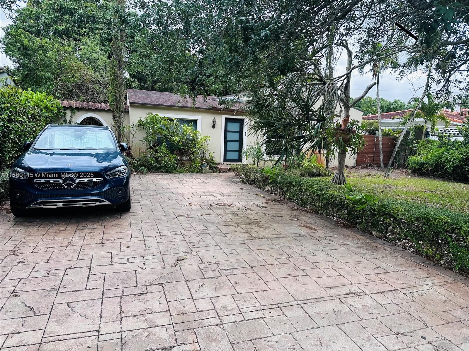 Property Photo: 4371 SW 14th St FL 33134