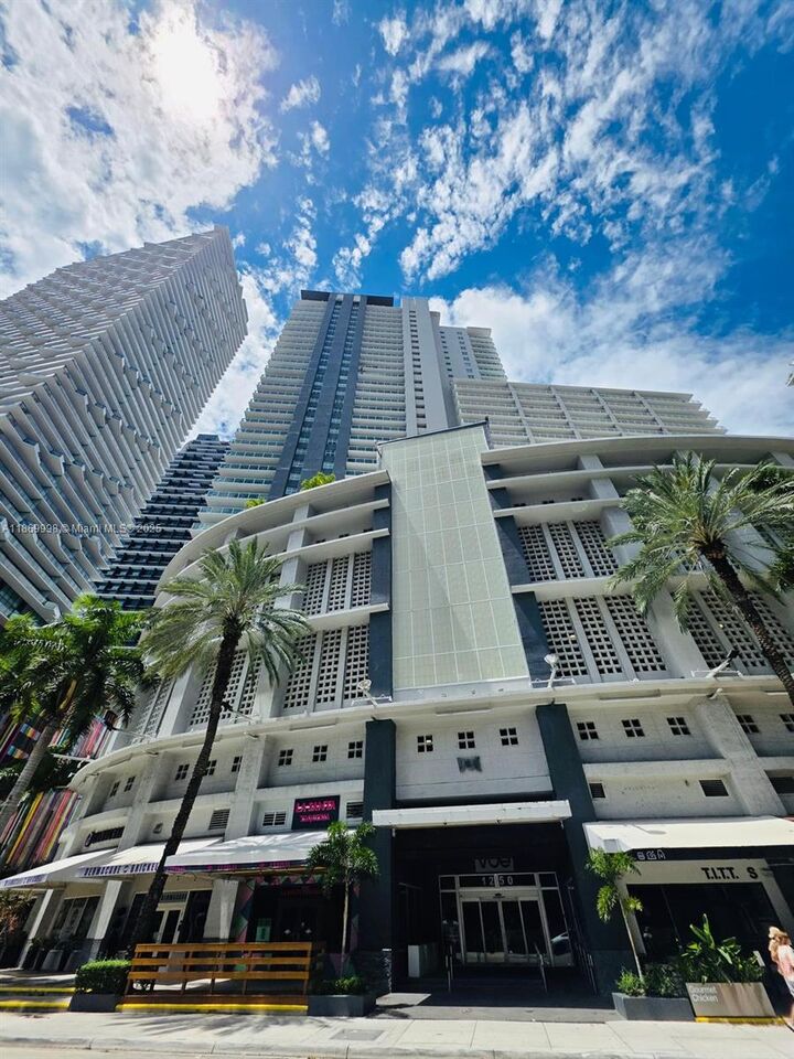 Property Photo: 1250 S Miami Ave 1913 FL 33130
