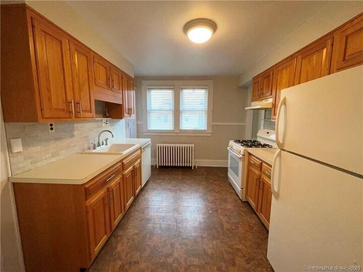 Property Photo:  59 Colonial Road 2  CT 06906 