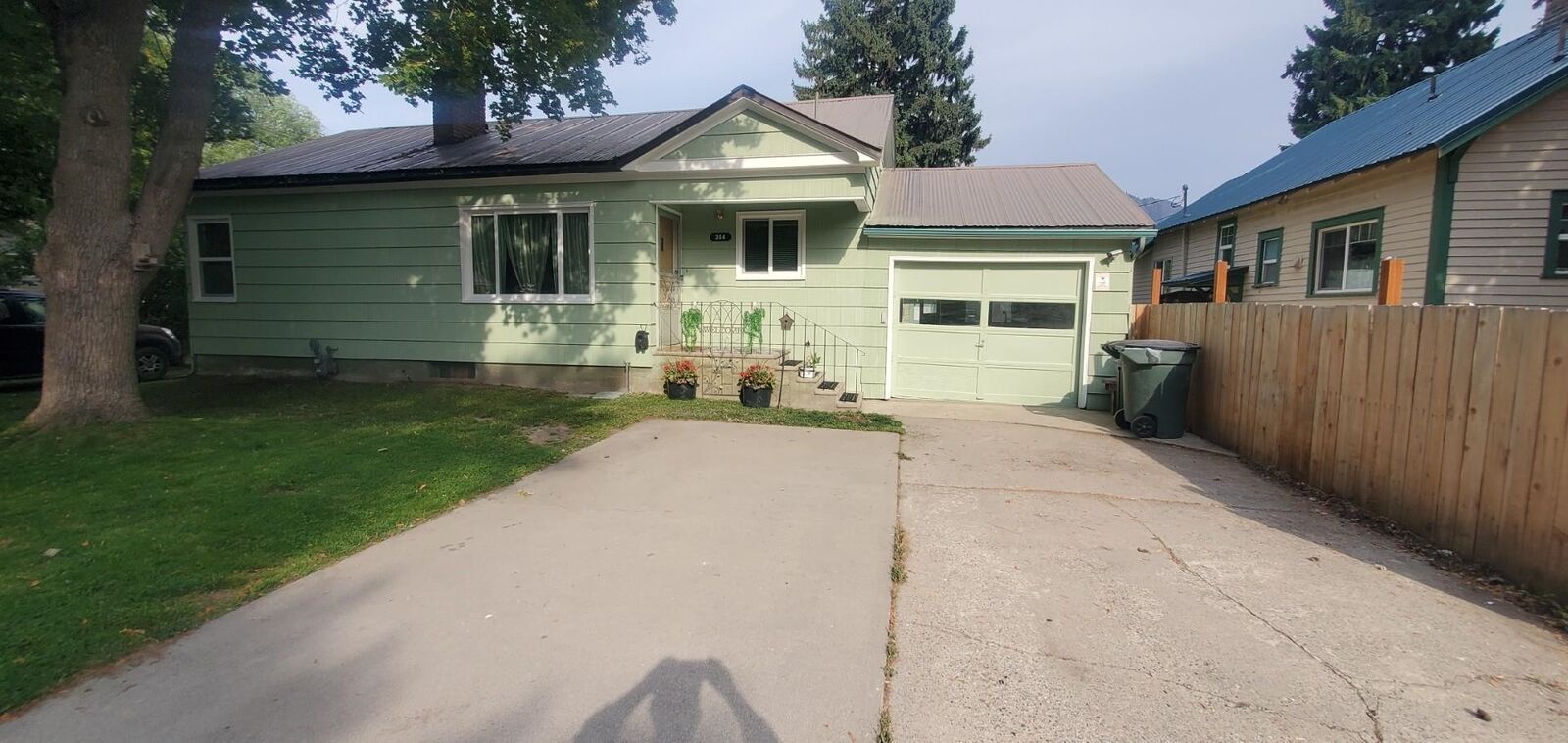 Property Photo:  304 N Third St  WA 99109 