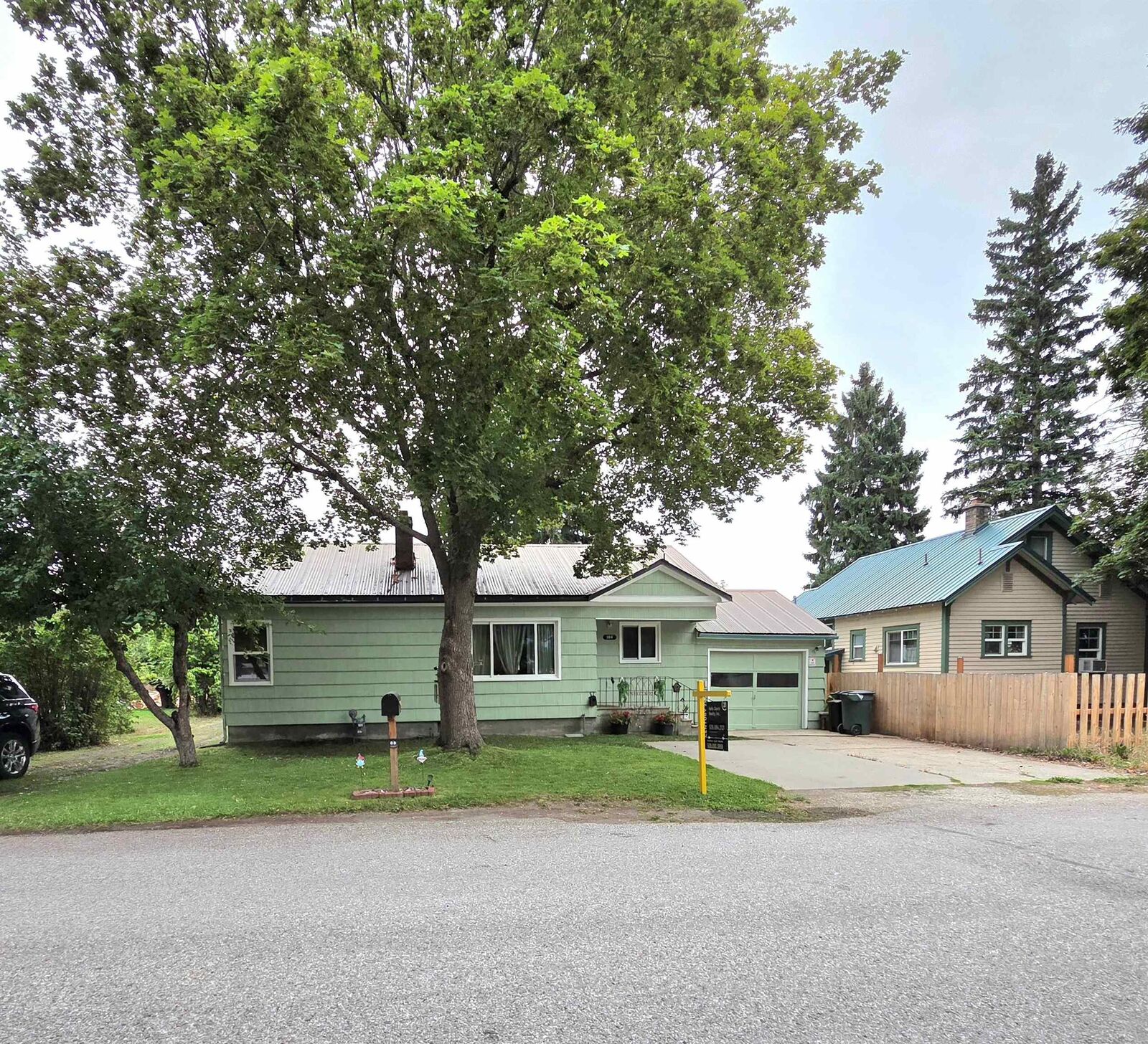 Property Photo: 304 N Third St WA 99109