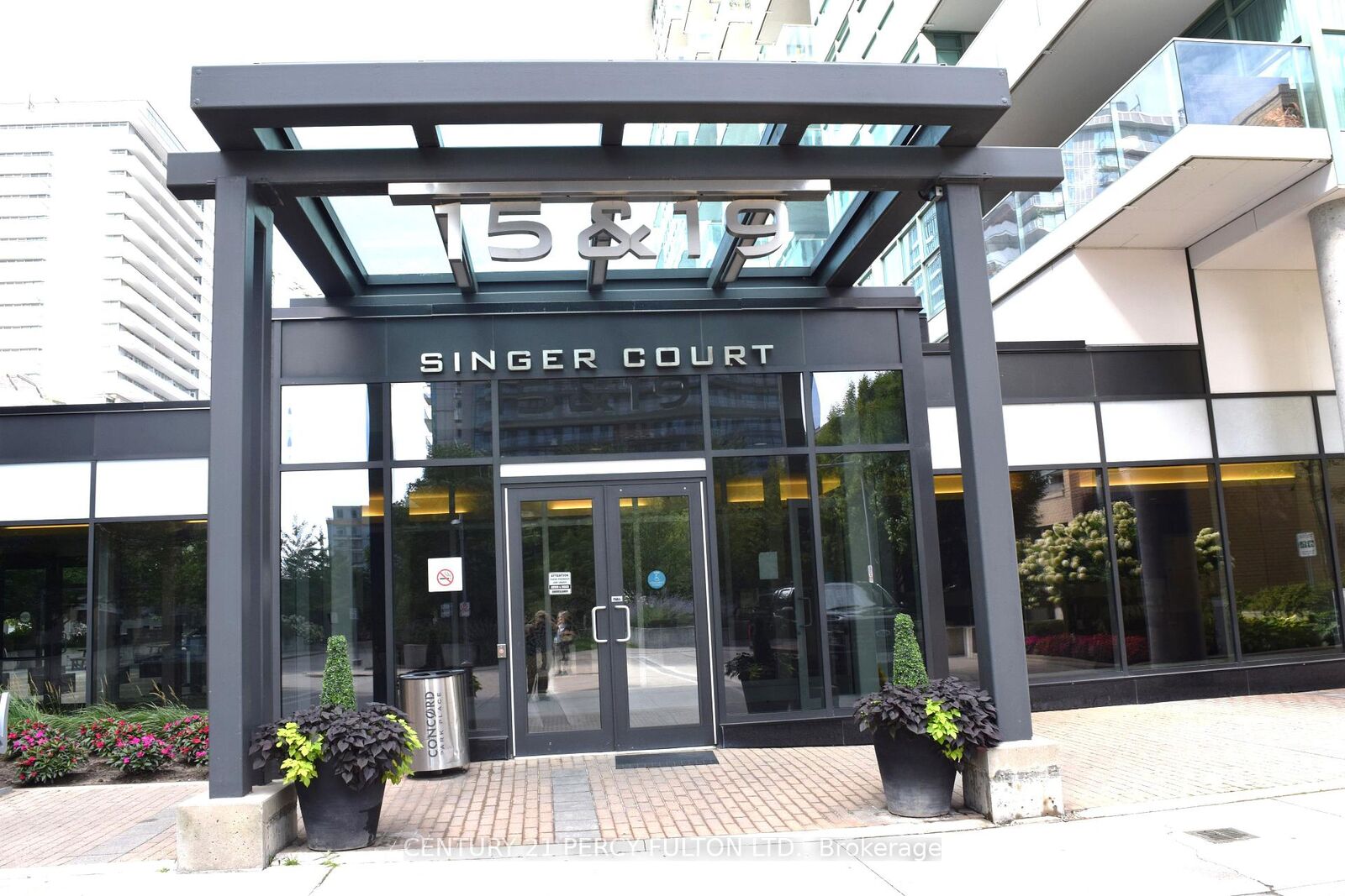 Property Photo:  15 Singer Court 910  ON M2K 0B1 