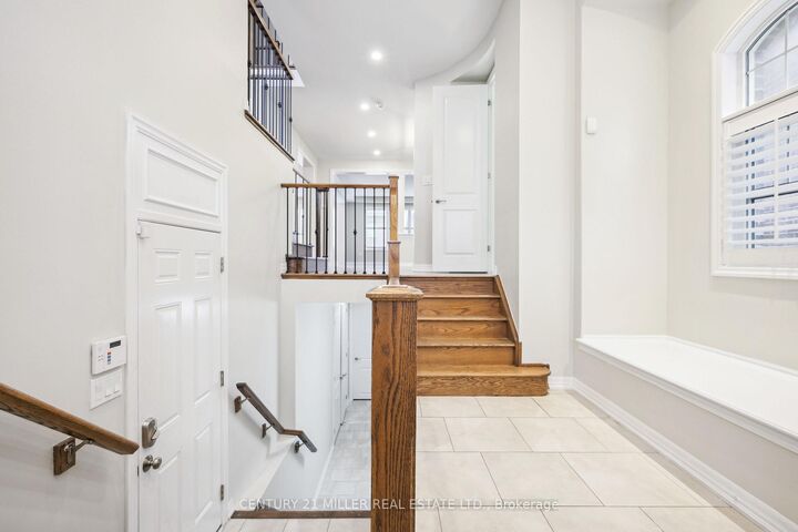 Photo de la propriété: 252 Wisteria Way ON L6M 1L3