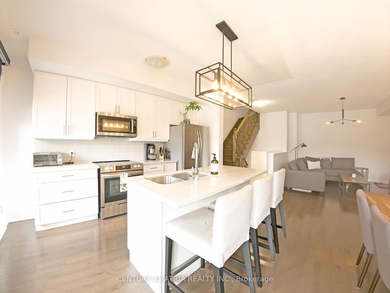 Property Photo:  3046 Postridge Drive  ON L6H 7E3 