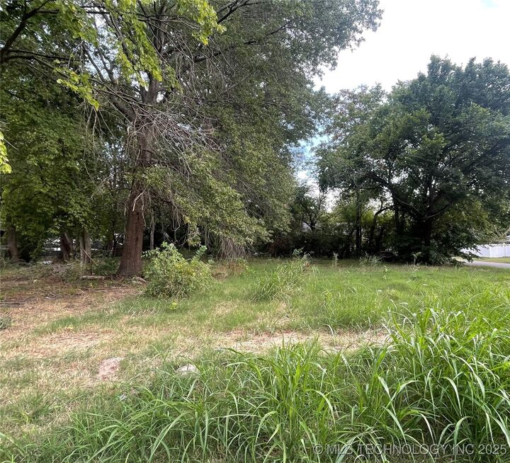 Property Photo: Columbus Street OK 74401