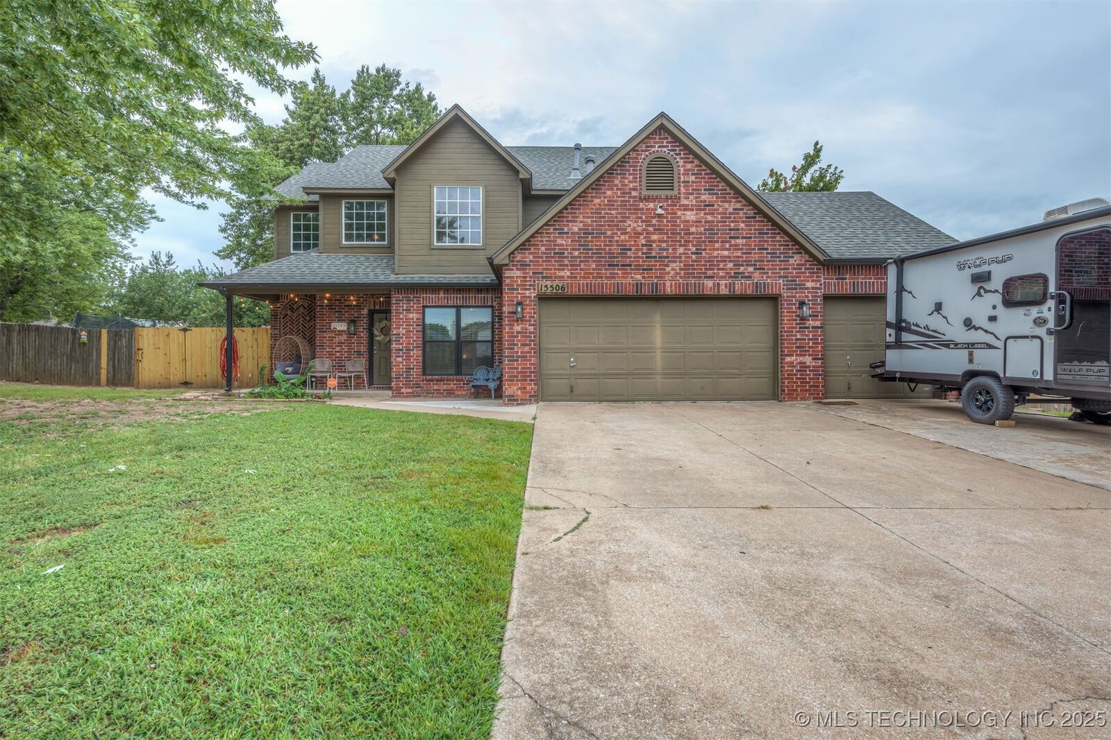Property Photo:  15506 S 296th East Avenue  OK 74429 
