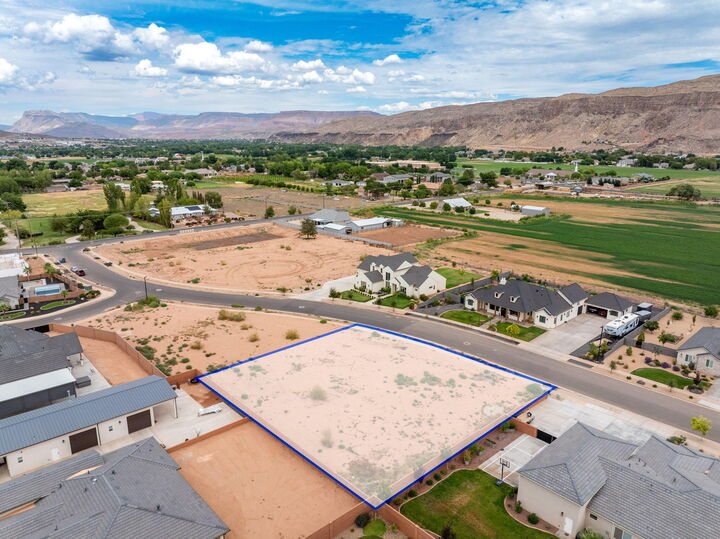 Property Photo: 1688 S 920 W UT 84737