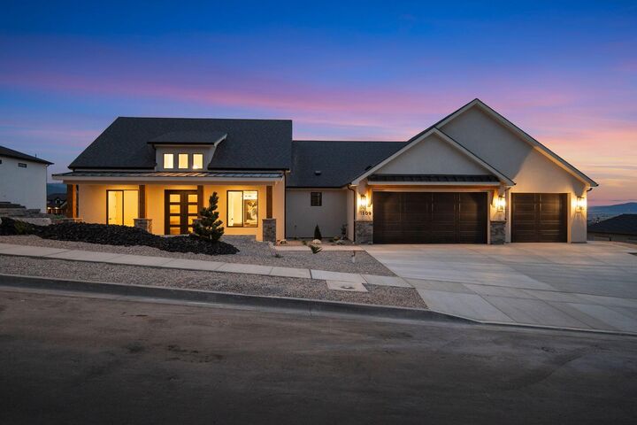 Property Photo: 1509 N Knoll St UT 84721