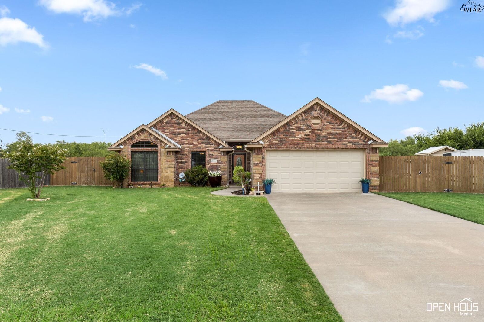 Property Photo:  6 Kalee Court  TX 76302 