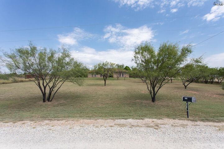 Property Photo: 914 Nakomis Trail TX 76310