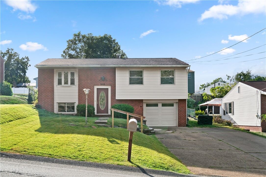 Property Photo:  508 Presque Isle Dr  PA 15239 