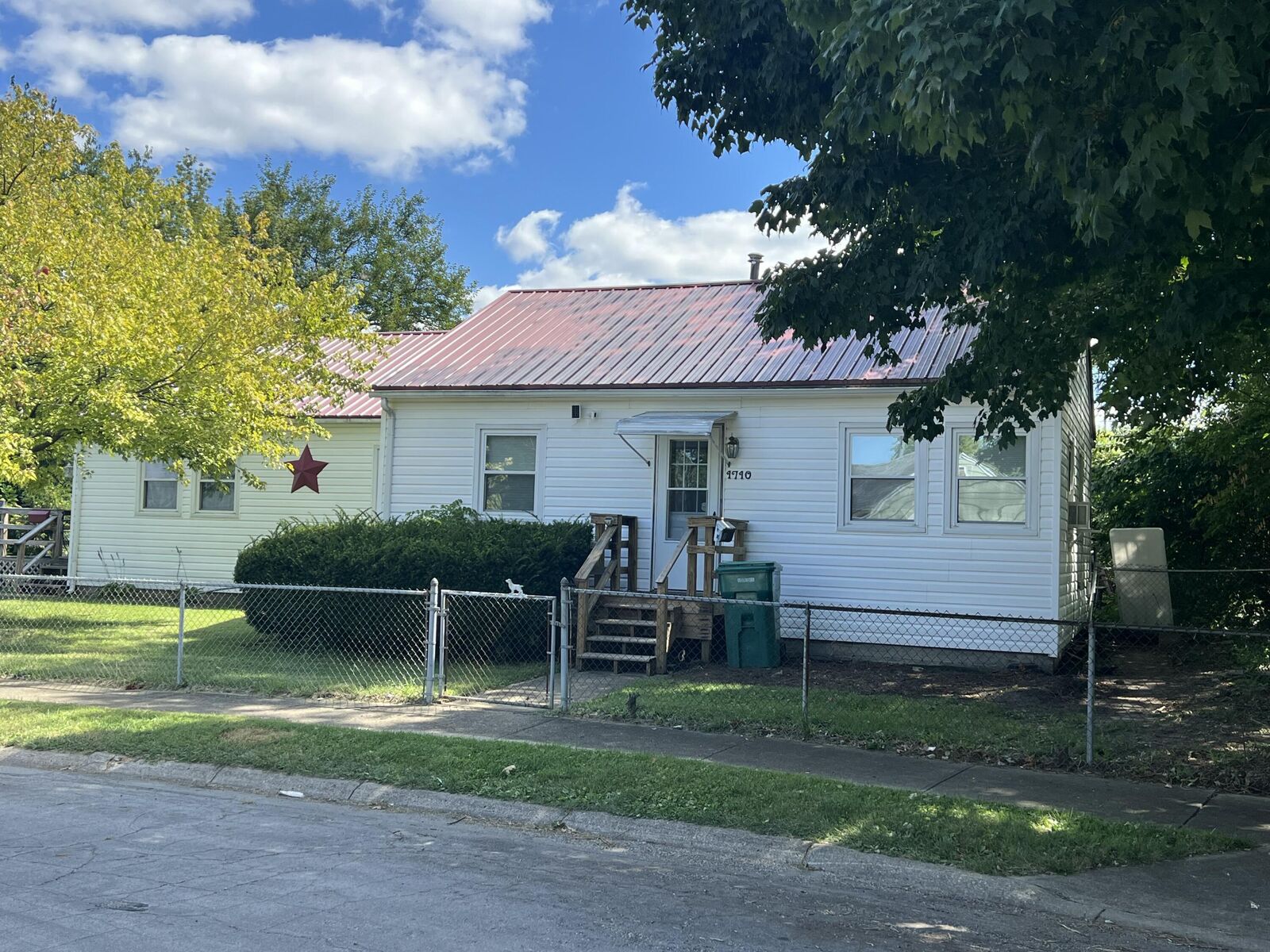 Property Photo: 1708 Mansfield Avenue OH 45505