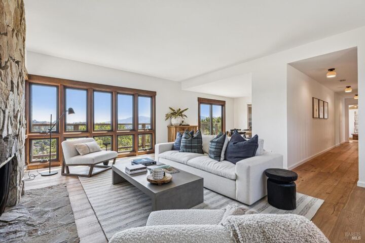 Property Photo:  11 Overhill Road  CA 94941 