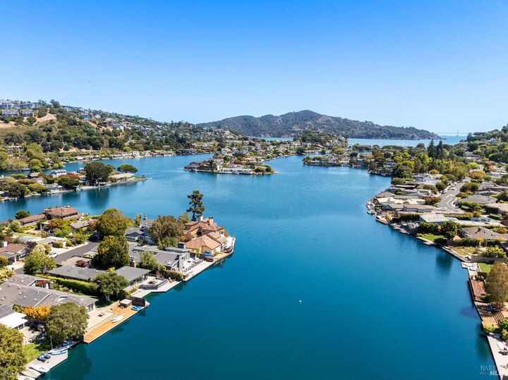 Property Photo:  9 Edgewater Road  CA 94920 