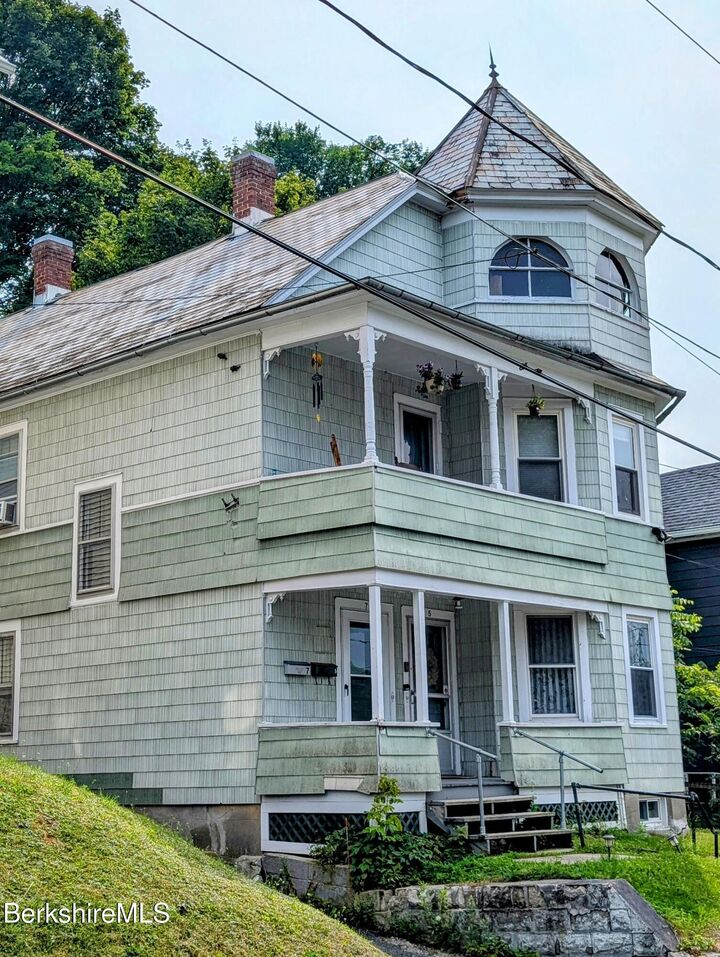 Property Photo: 5-7 Richmond St MA 01220