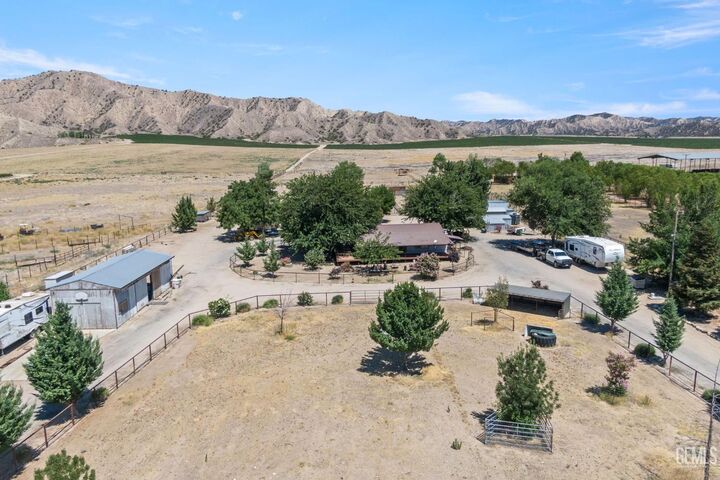 Property Photo: 4333 Highway 33 CA 93254