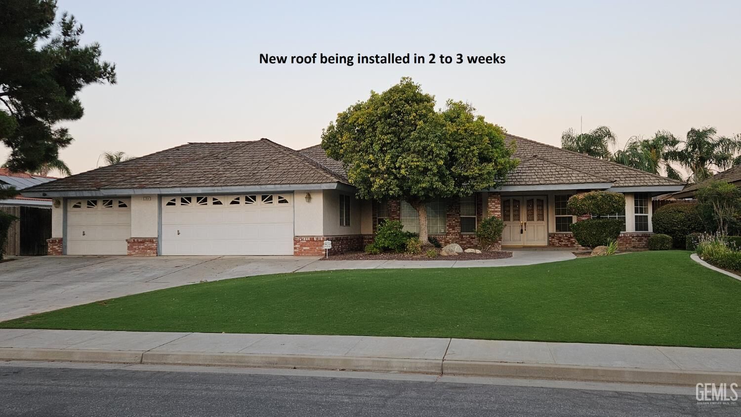 Property Photo: 5504 Danbury Court CA 93312