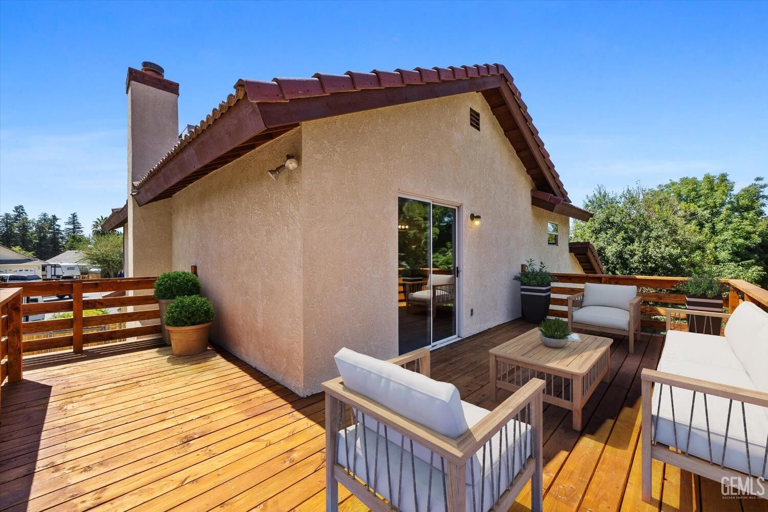Property Photo: 601 Las Arenas Court CA 93314